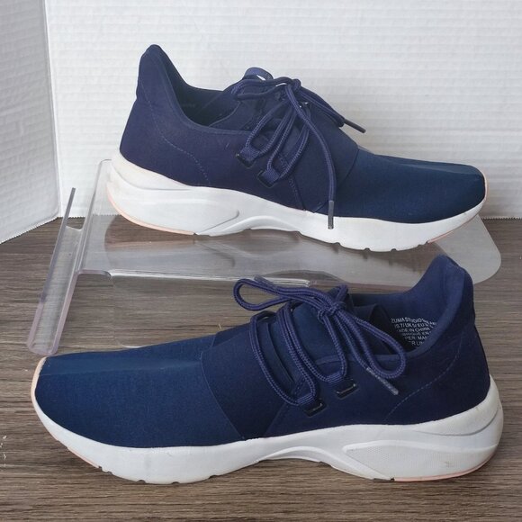 Fabletics Zuma Studio Sneaker II size 7 Athletic Lightweight Running Slip on - Picture 2 of 12